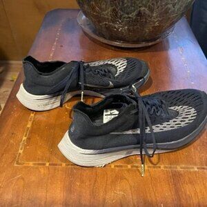 Women's Size 9 Nike Zoom Vapor Fly